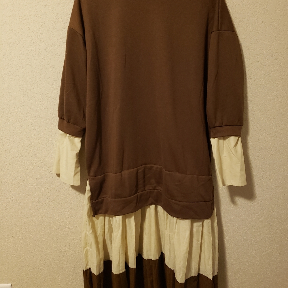 Clothes - Picture 3 of 3